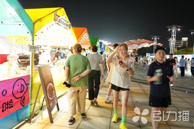 ！昆山“足球之夜”点燃市井烟火j9国际站登录热血与浪漫并行(图4)