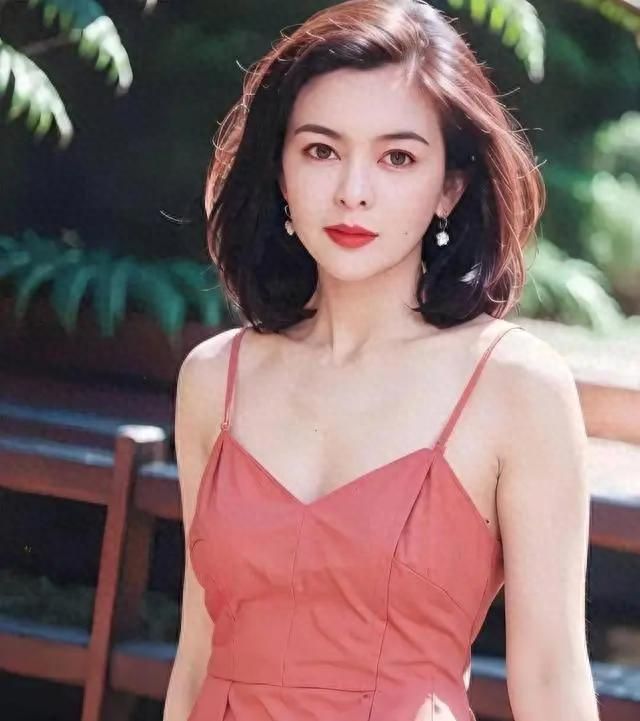 被偶遇：美貌还在婚姻没了自称“无性无爱”j9九游会(中国)网站62岁关之琳在韩国(图5)